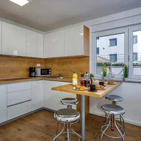 Apartman Anavi *